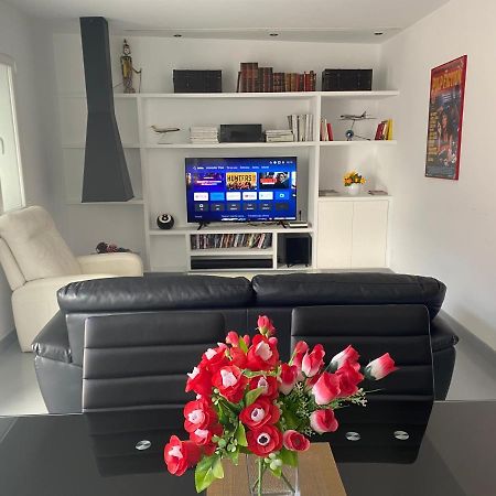 Apartamento En Madrid Rio Con Parking Gratuito Luaran gambar