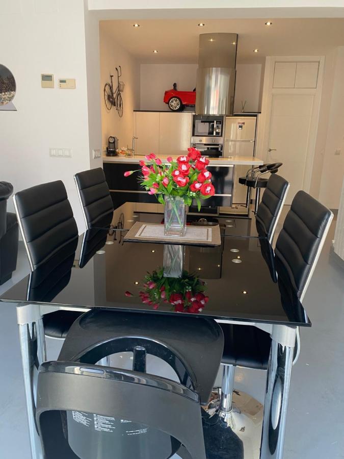 Apartamento En Madrid Rio Con Parking Gratuito Luaran gambar