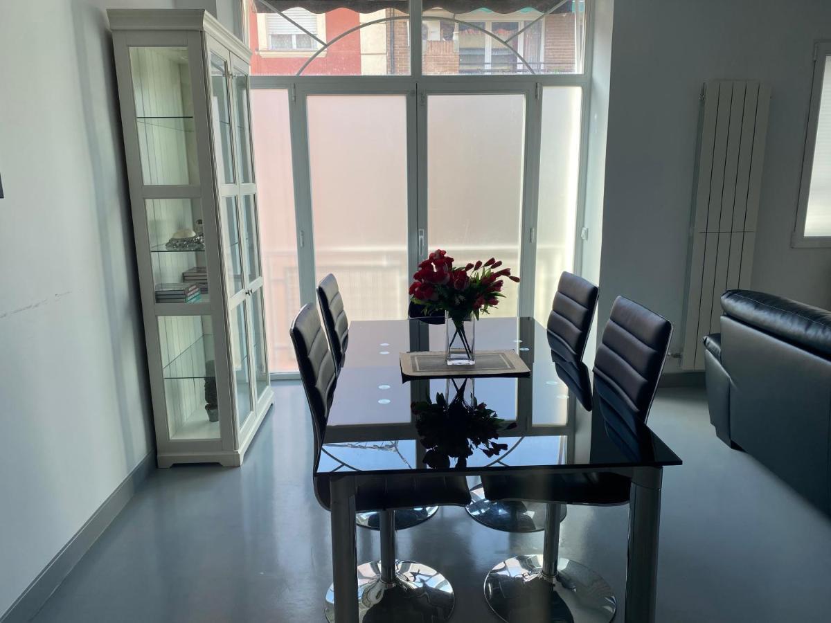 Apartamento En Madrid Rio Con Parking Gratuito Luaran gambar