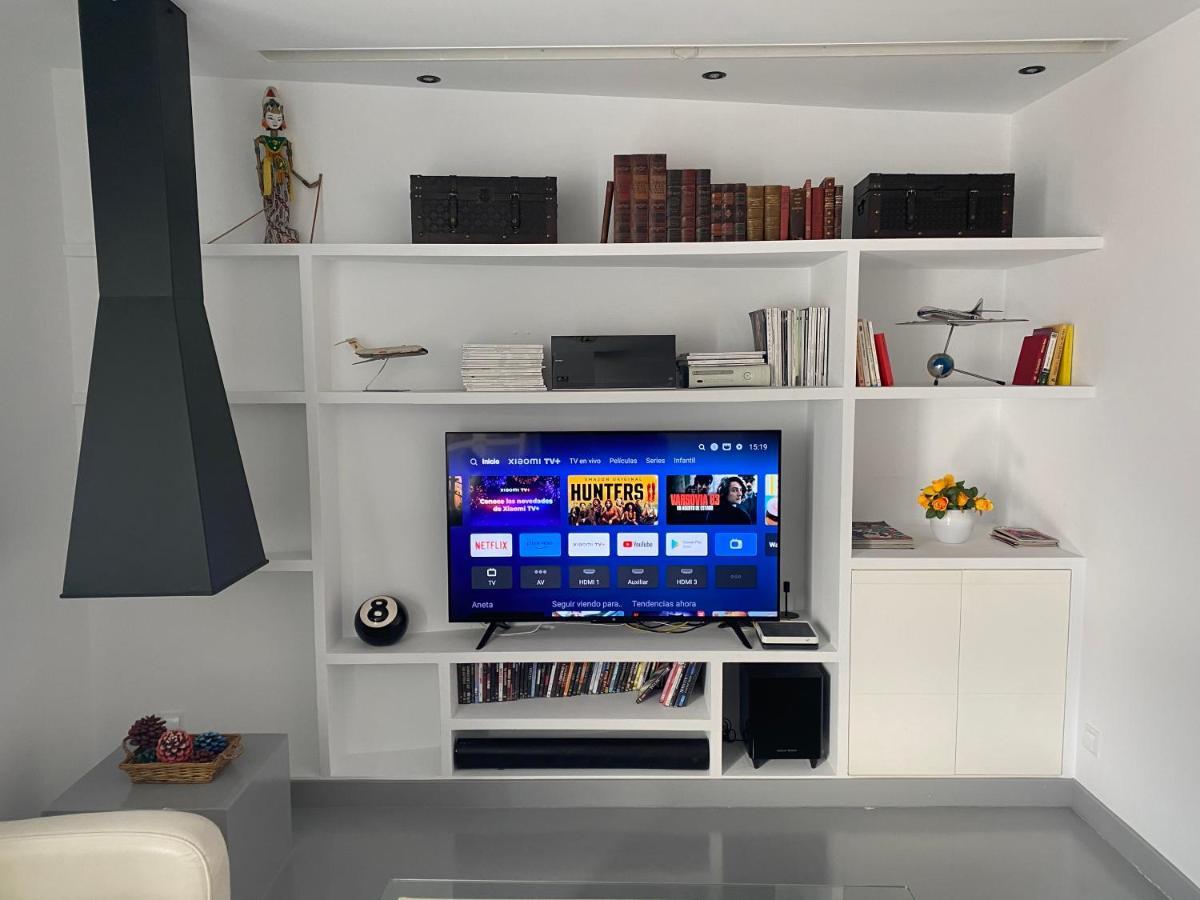 Apartamento En Madrid Rio Con Parking Gratuito Luaran gambar